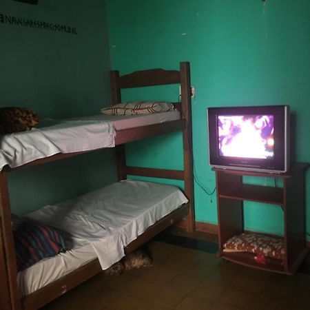 Hostel Costa Mosquito Posadas Bagian luar foto