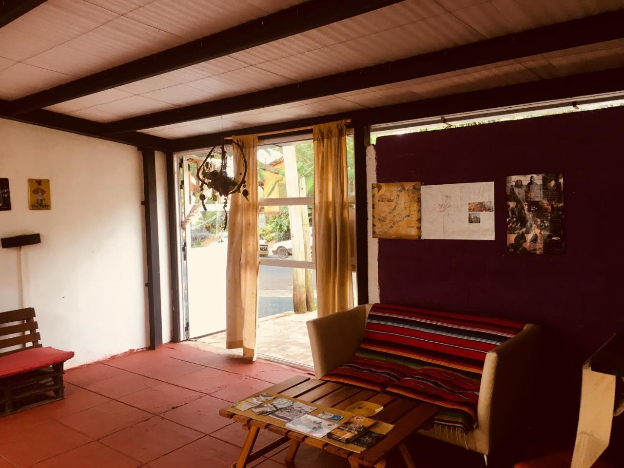 Hostel Costa Mosquito Posadas Bagian luar foto